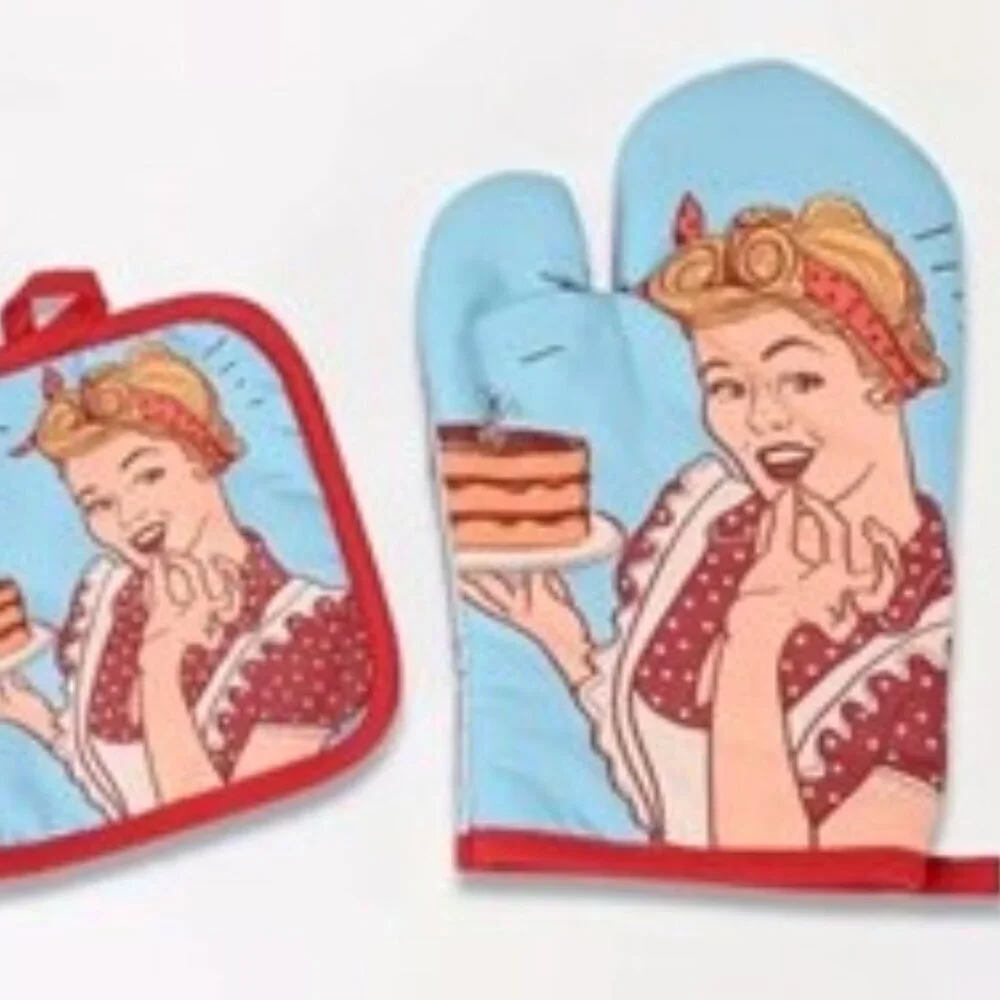 Vintage Lady Holding Cake Heat-Resistant Backing 2 Piece Glove & Potholder